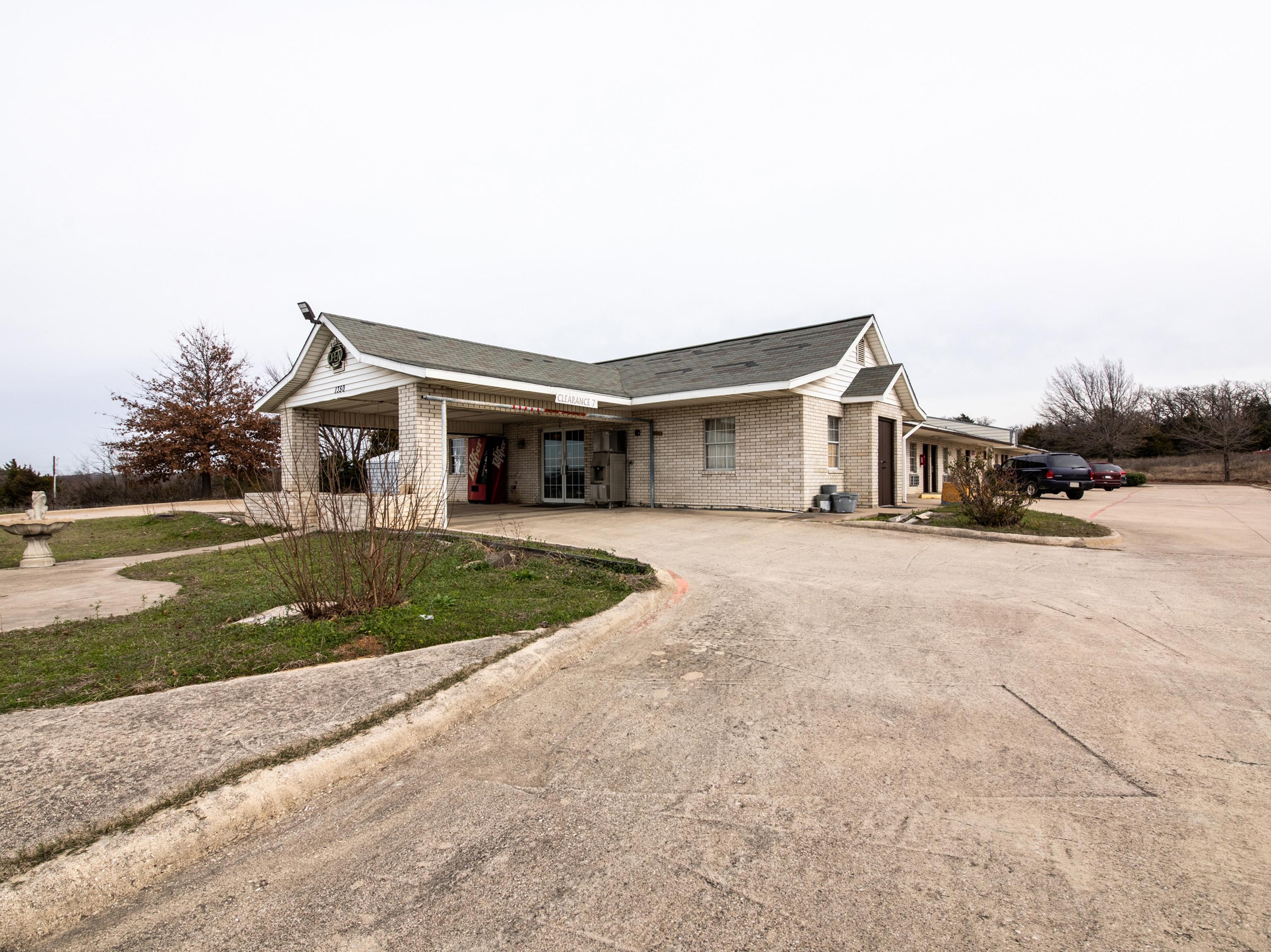 Oyo Hotel Decatur Tx Hwy 287 Northwest Exterior photo